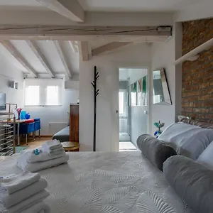 Biennale Gallery Loft Venezia